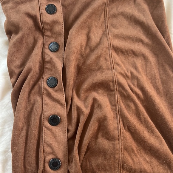 Like new mini suede skirt American Eagle - Picture 4 of 4